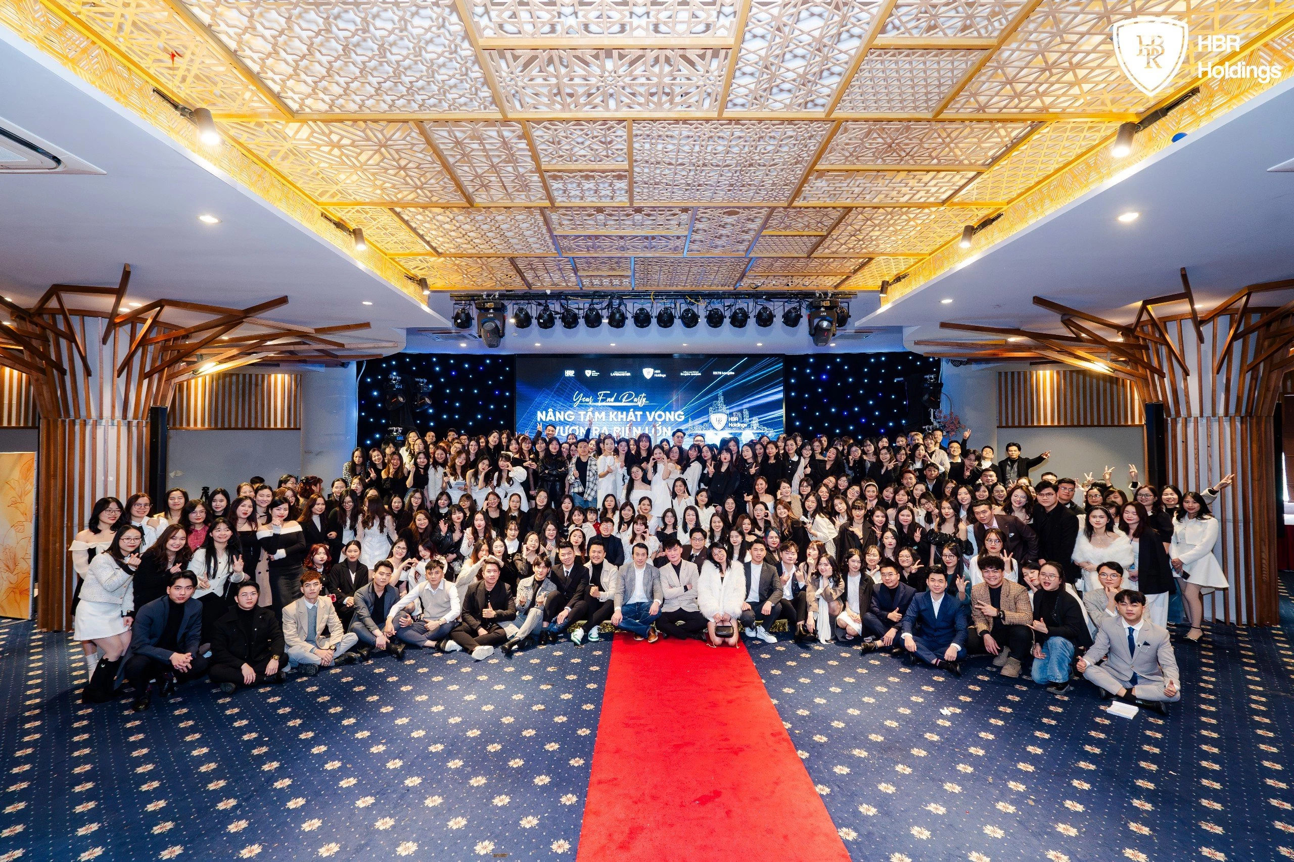 Year-end Party 2023: Đại gia đình HBR Holdings đồng lòng “Nâng tầm khát vọng - Vươn ra biển lớn"