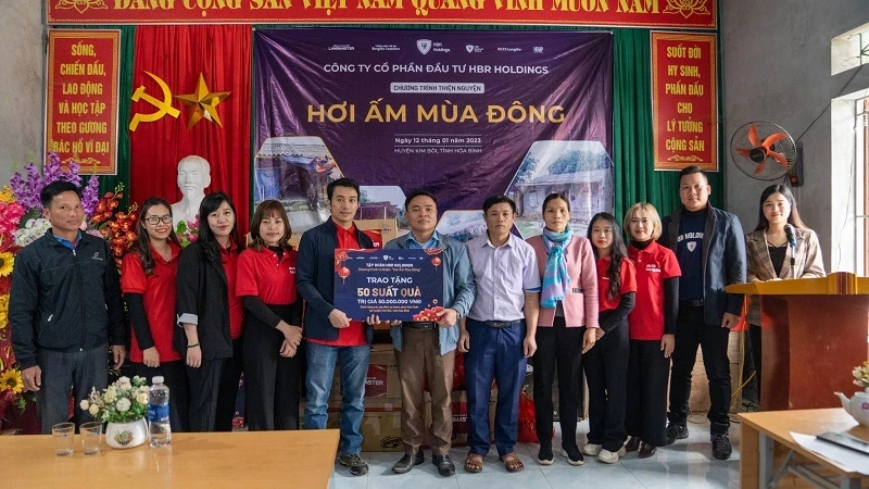 "Hơi ấm mùa đông" - Hành trình mang Tết về với vùng cao