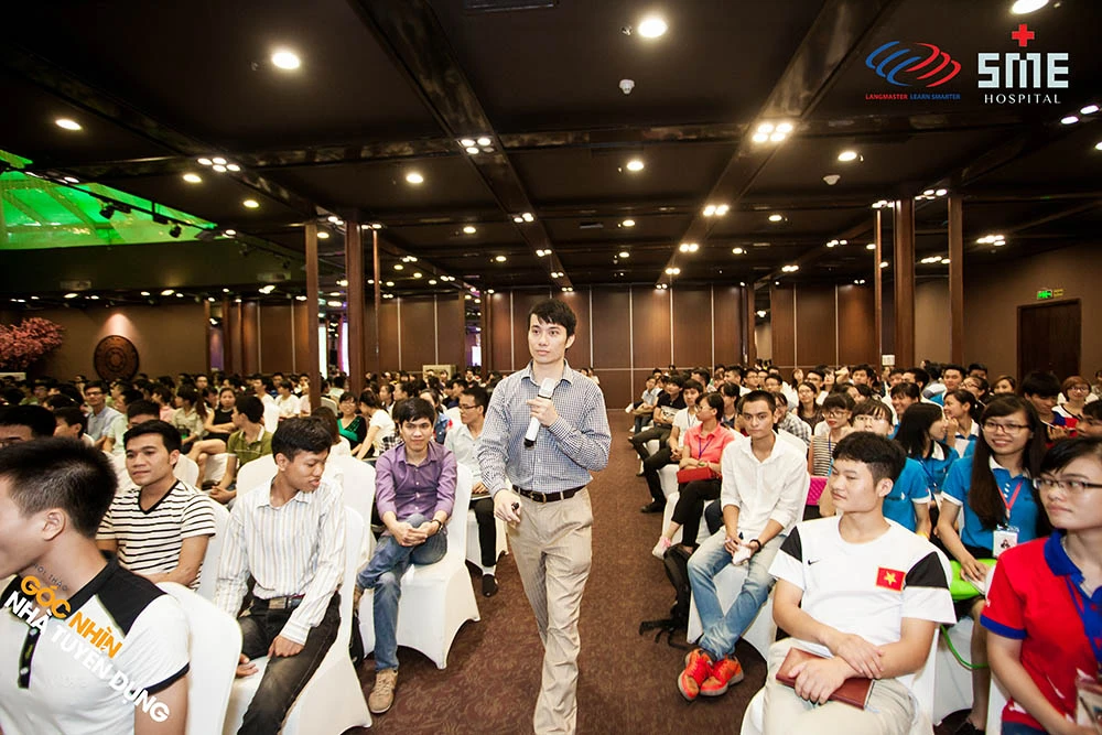 Sinh viên được trải nghiệm trực tiếp quy trình tuyển dụng chuyên nghiệp cùng Langmaster