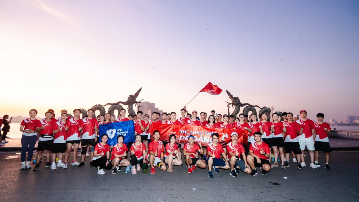 Cùng các "chiến binh" Unlock Your Power chinh phục Hồ Tây